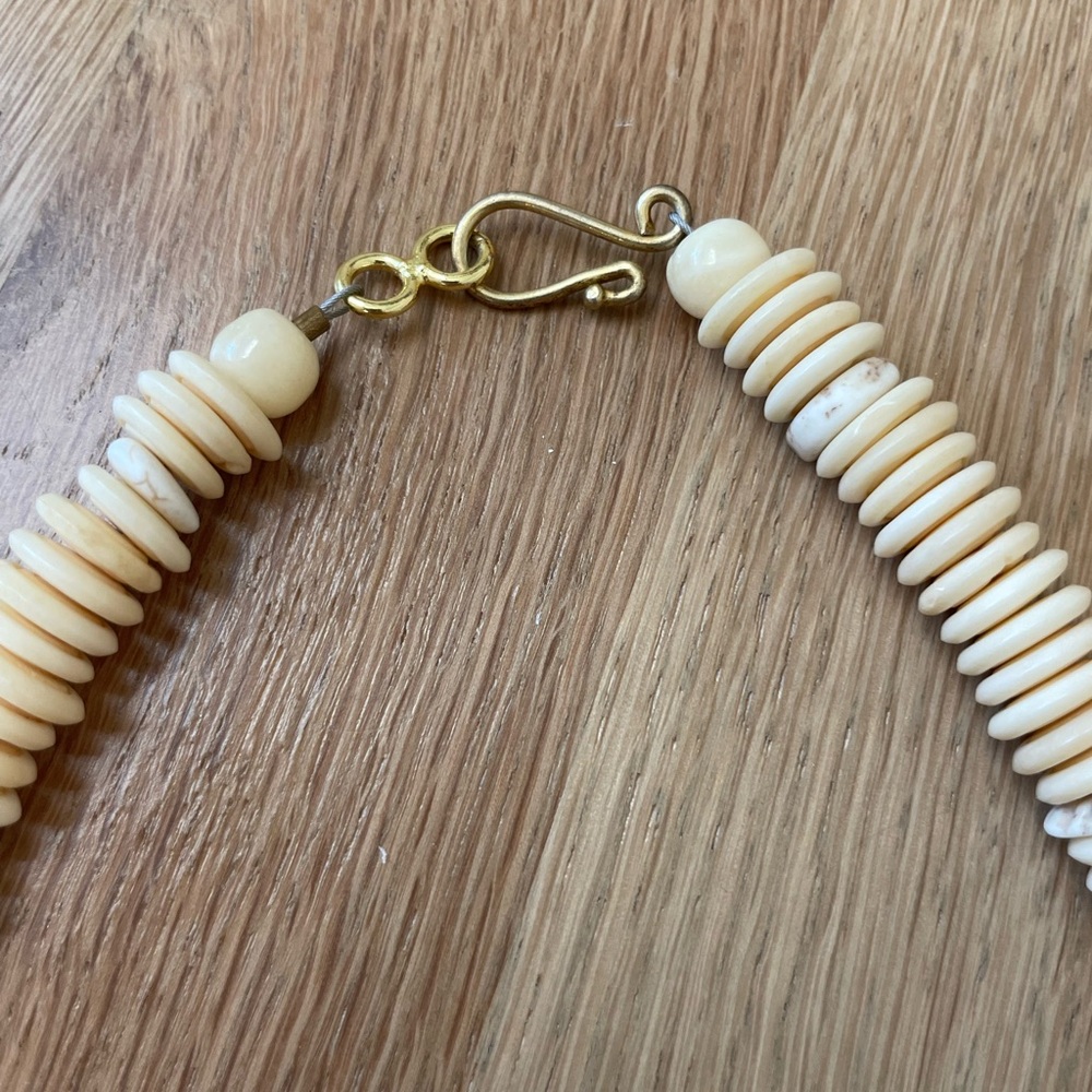 Puka Shell Bead Necklace with Horn Charm - Picture 3 of 4